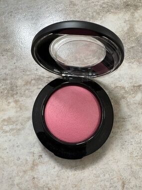 Mac Gentle Pink Baked Blush - Makeup